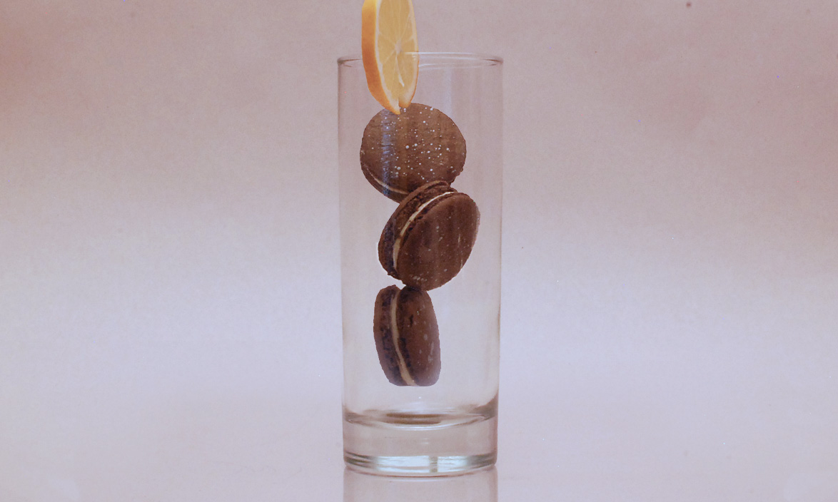 Hojicha Highball Macaron